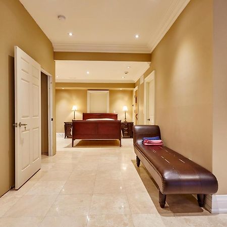 Elegant Apartment With Sauna โตรอนโต ภายนอก รูปภาพ