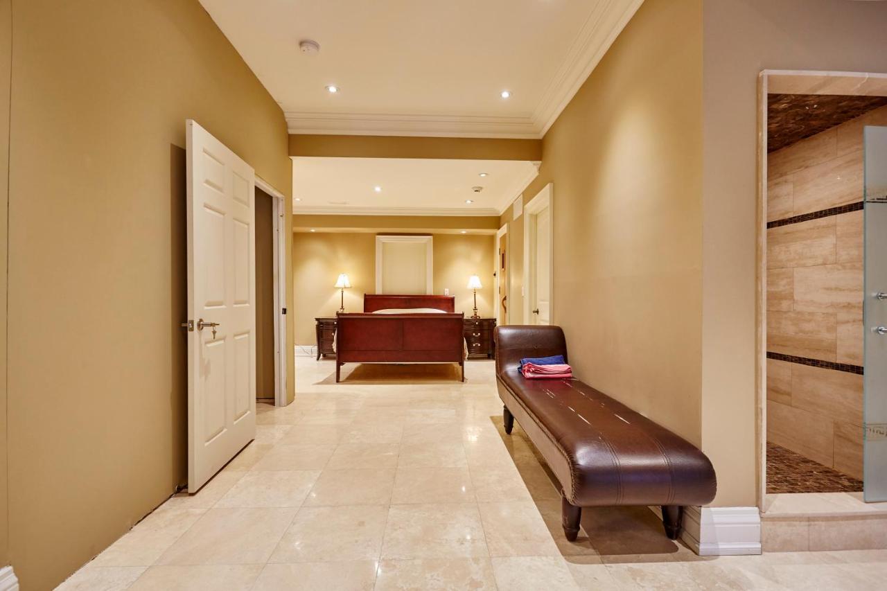 Elegant Apartment With Sauna โตรอนโต ภายนอก รูปภาพ